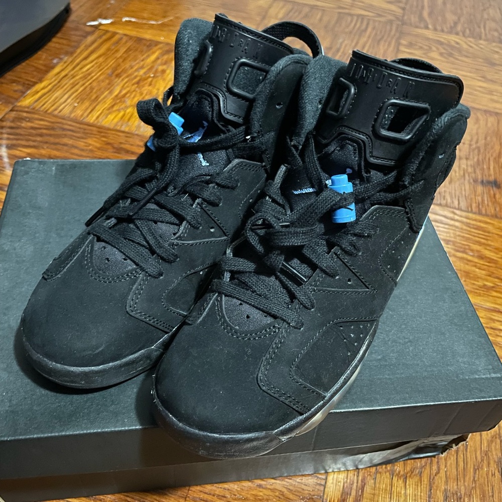 Jordan 6 UNC